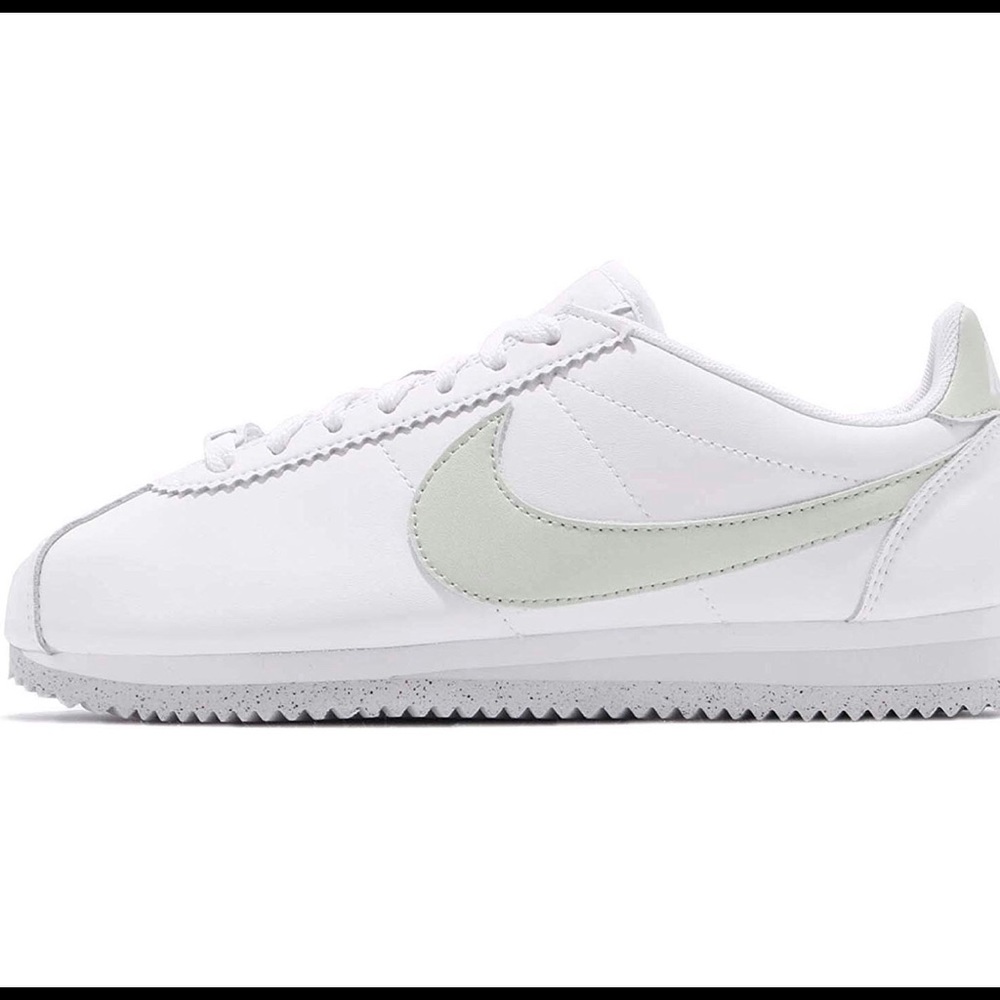 Wmns Classic Cortex FlyLeather Sneaker